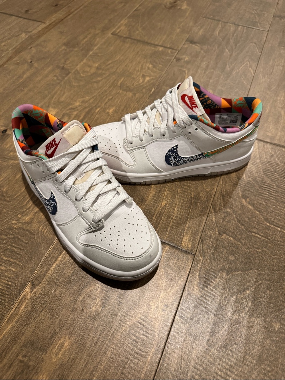 Nike Women’s Low-Top White Leather Sneakers with Multicolor Liner